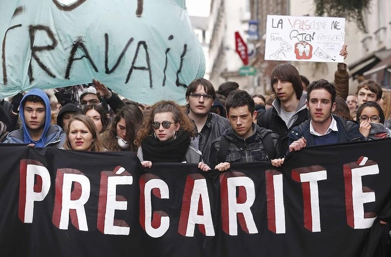 Estudiantes de Nantes protestan contra la precaridad. 