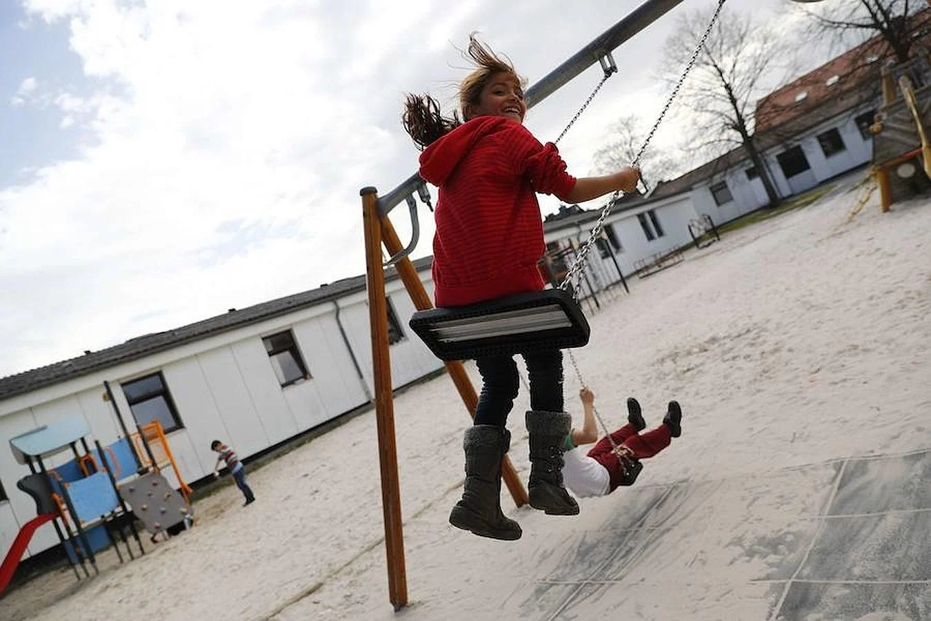 Zona de recreo para los niños en el campamento de refugiados de Friedland, Alemania