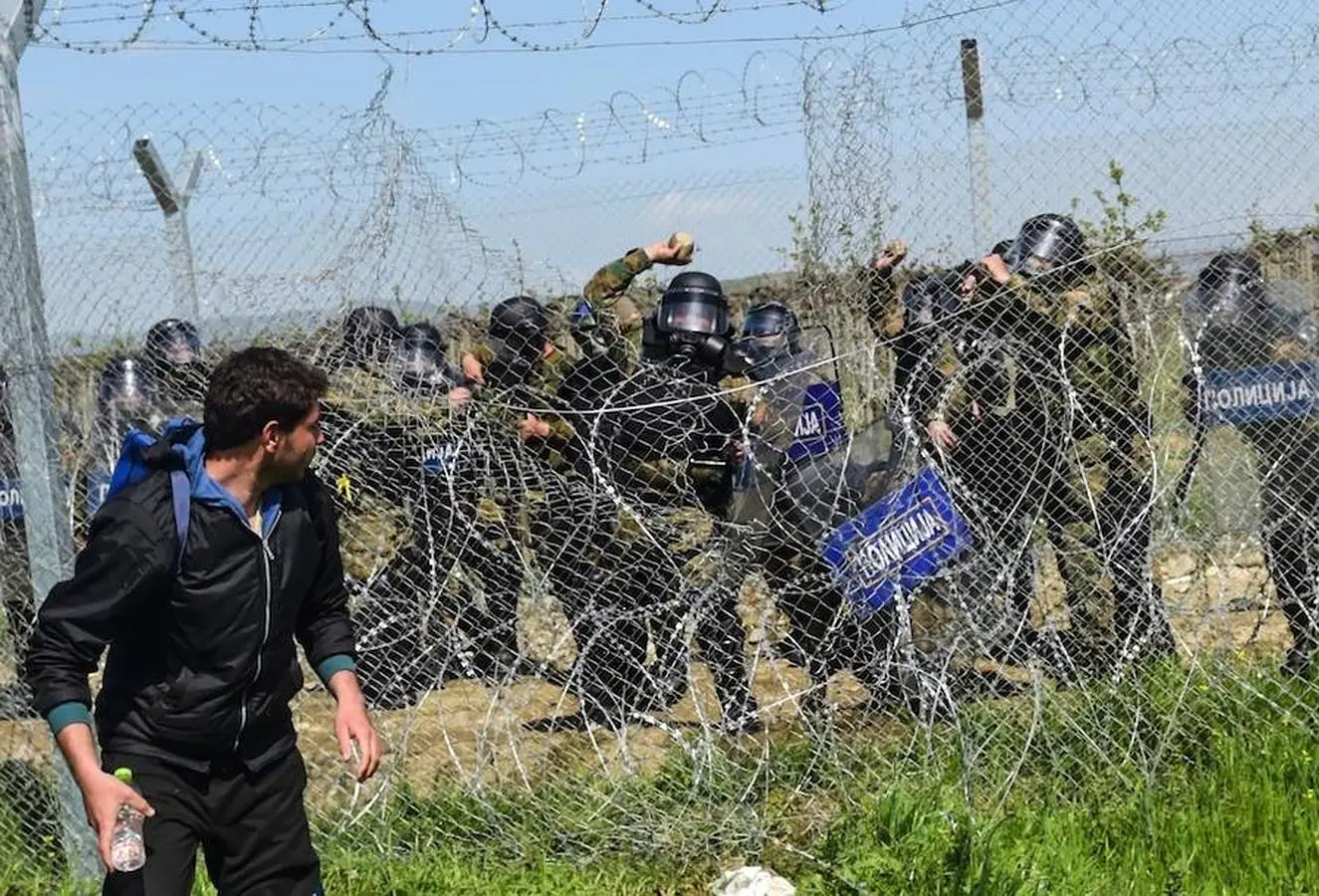 La Policía de Macedonia confirma el ataque, pero deriva las responsabilidades hacia las fuerzas de seguridad griegas