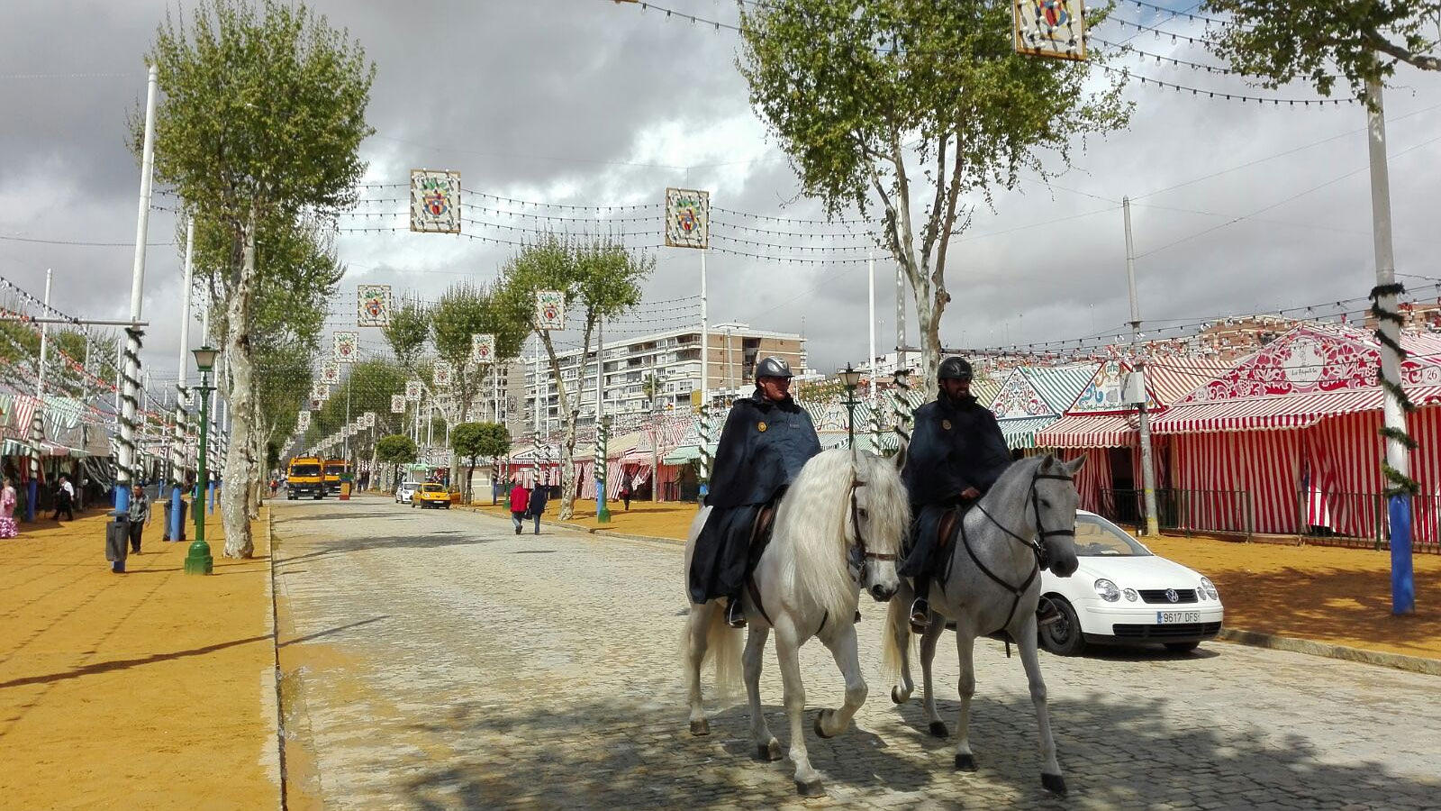 Así ha quedado el real de la Feria después del chaparrón de esta mañana