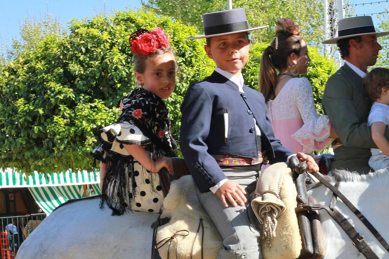 De paseo por el real: jueves de Feria con las ganas del primer día