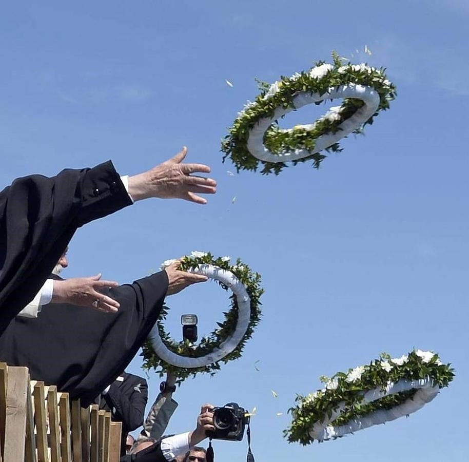 Homenaje a todos aquellos refugiados que han muerto en el mar. 