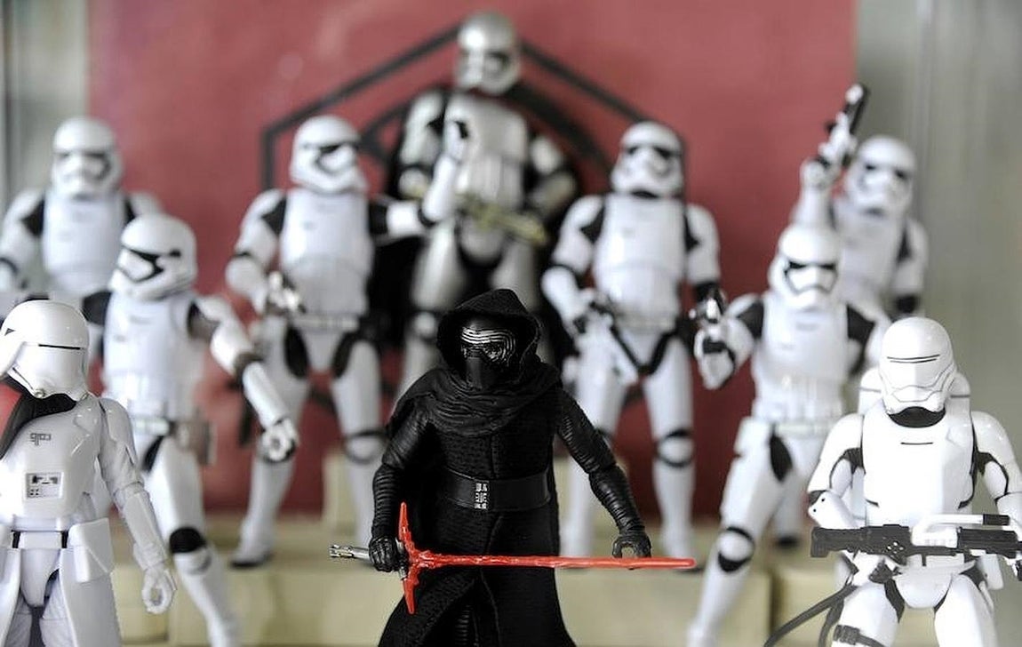 9.. A las 12.00 y a las 18.00 horas impartirán sendas conferencias