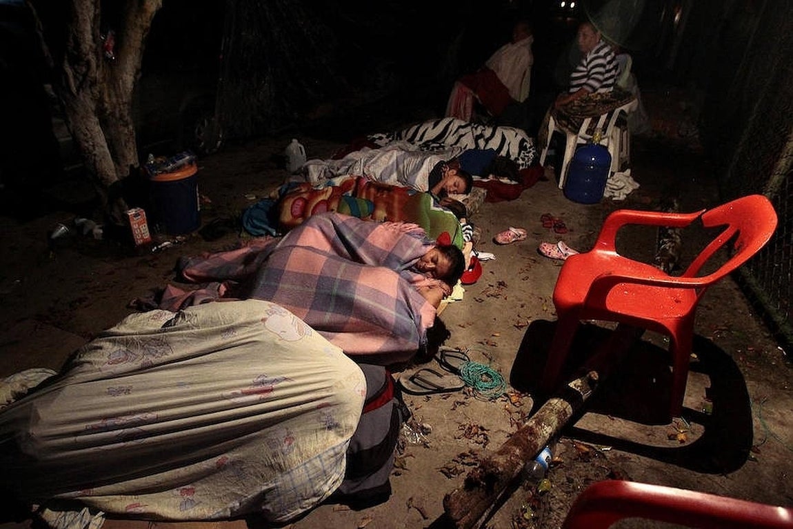 Esos fondos contribuirán a hacer frente a las necesidades derivadas de la catástrofe, si bien Correa insistió en que las infraestructuras dañadas se pueden reconstruir, pero no "las vidas perdidas" y "eso es lo que más nos duele", dijo. 