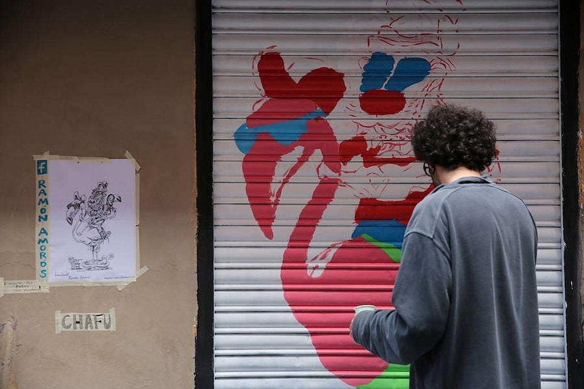 17.. Creadores de todo el país y de distintos puntos del extranjero que enviaron sus propuestas artísticas, atraídos por la posibilidad que les otorga esta cita de mostrar su talento en espacios urbanos abiertos del centro de Madrid