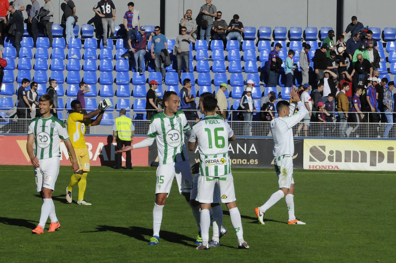 Selección de fotografías de la victoria del CCF en Huesca