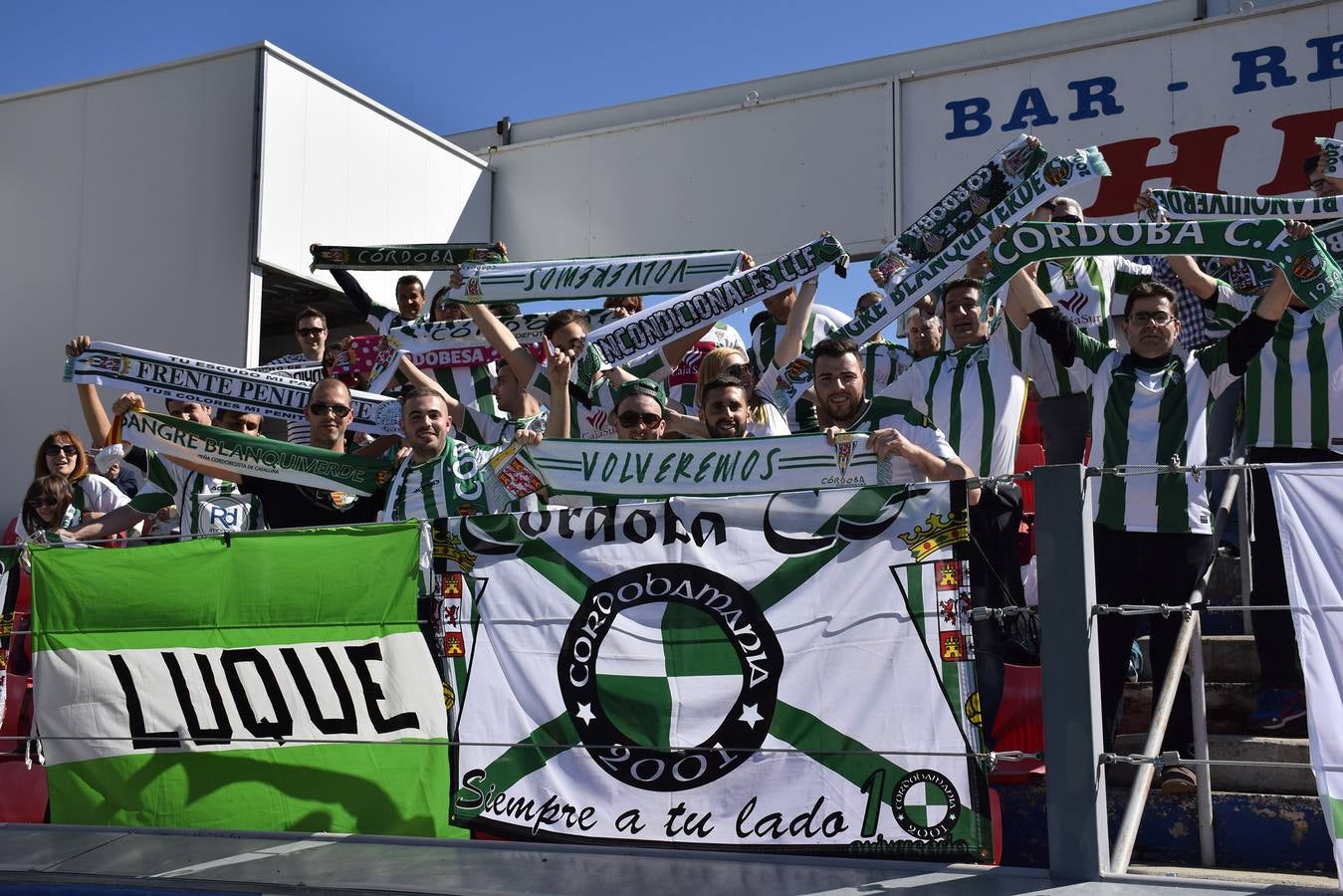 Selección de fotografías de la victoria del CCF en Huesca