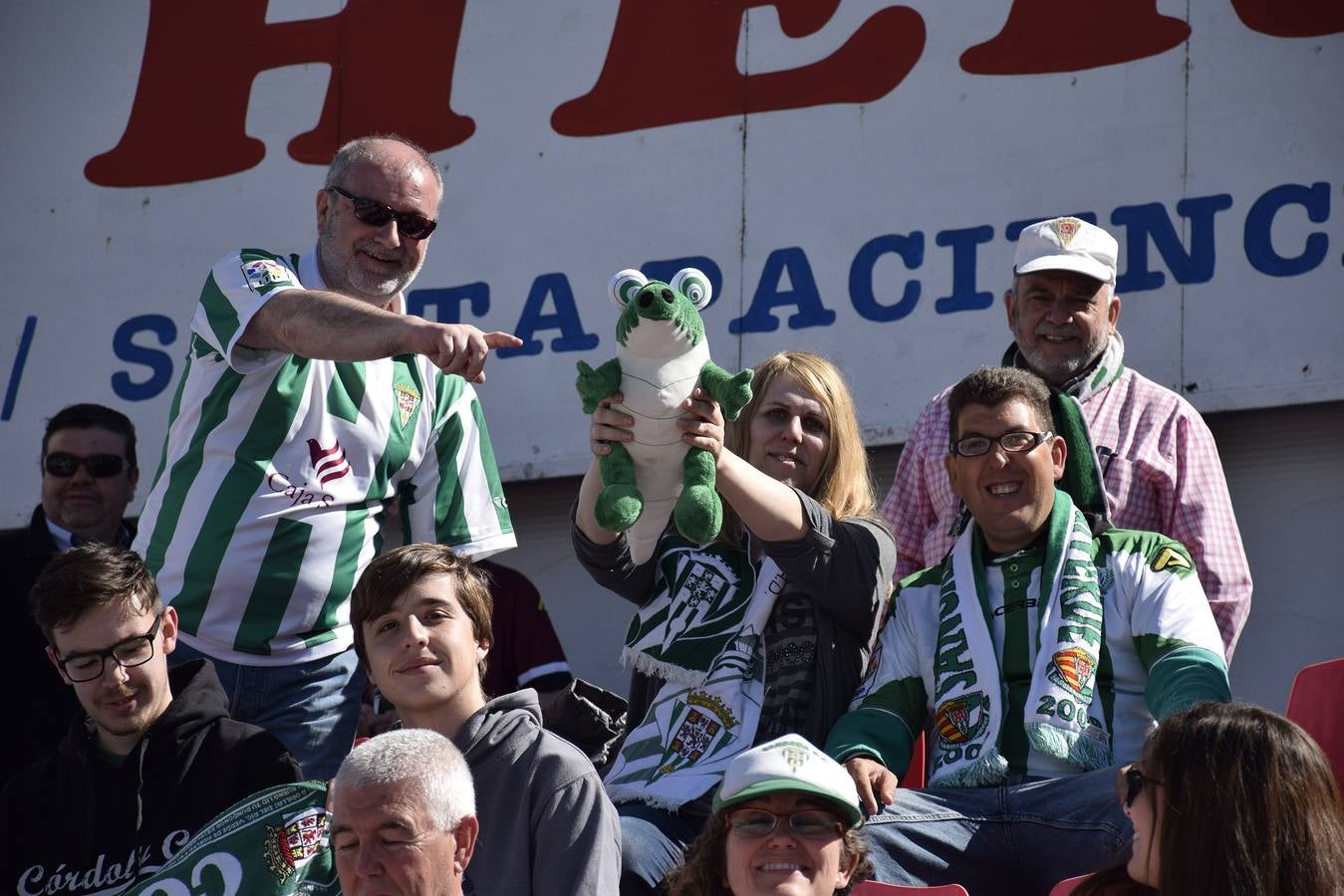 Selección de fotografías de la victoria del CCF en Huesca