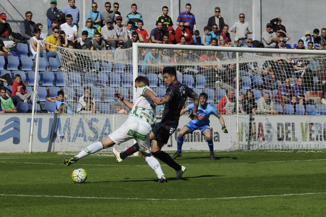 Selección de fotografías de la victoria del CCF en Huesca