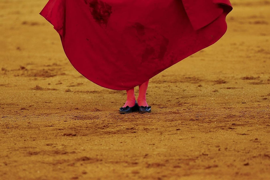 Las imágenes más llamativas de las corridas de la Feria de Abril (II)