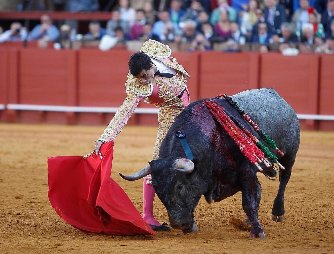 Las imágenes más llamativas de las corridas de la Feria de Abril (II)