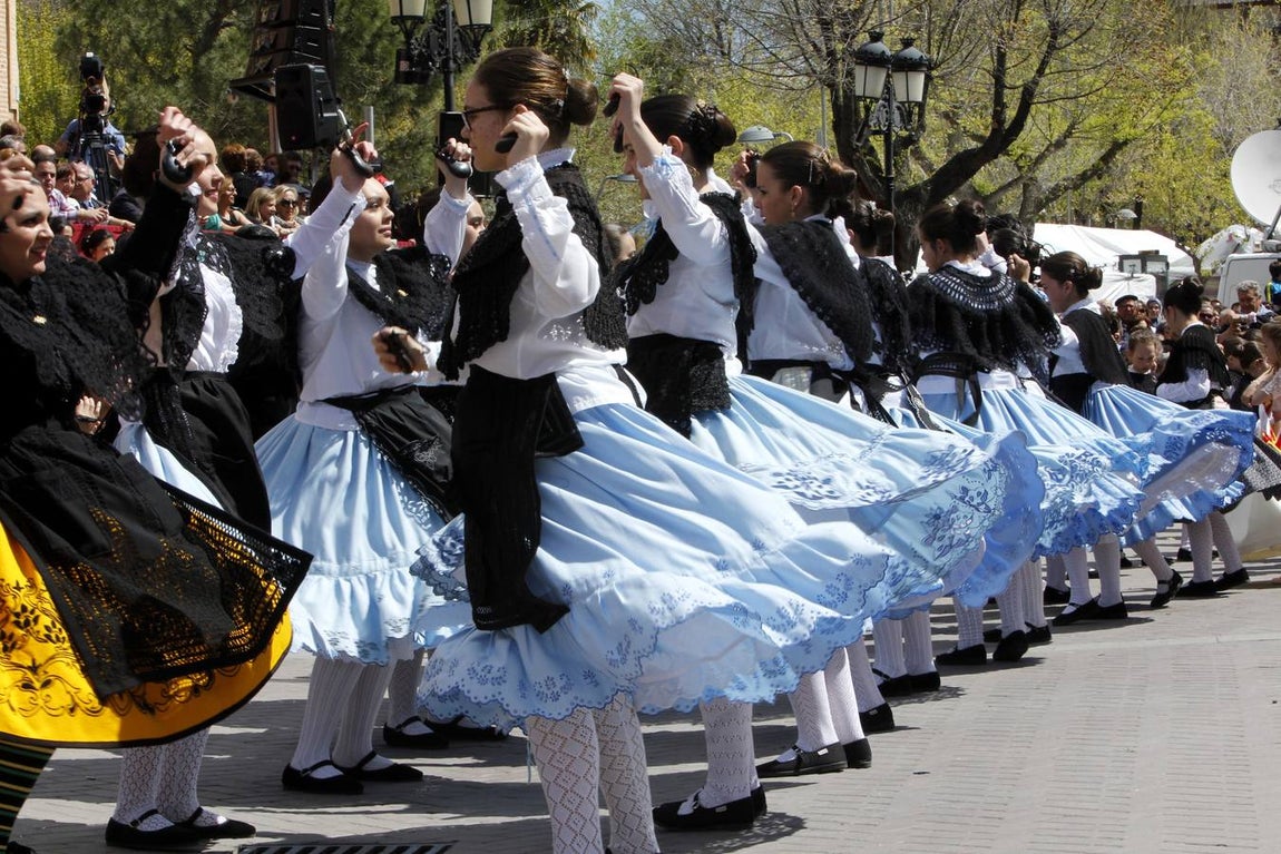 Mora se viste de gala en su Fiesta del Olivo