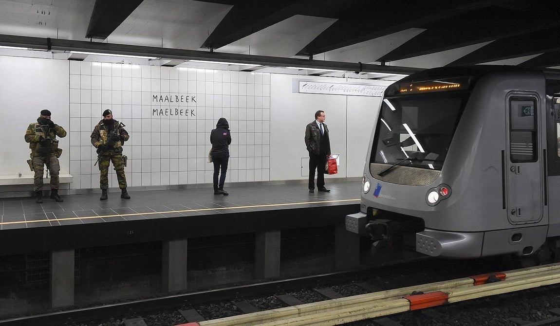 El metro de Maelbeek vuelve a funcionar un mes después de los atentados de Bruselas. 