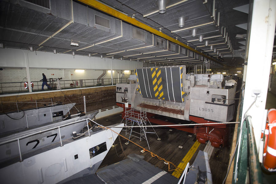 Cubierta de desembarco anfibio del Dixmude. 