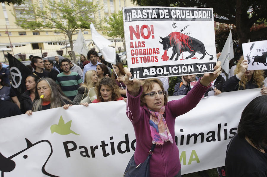 Protesta de los antitaurinos. 