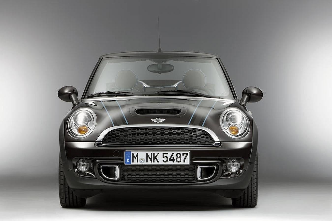 Materiales, selección de tonos y equipo de serie hacen del Cabrio Highgate el MINI Cabrio más exclusivo del momento