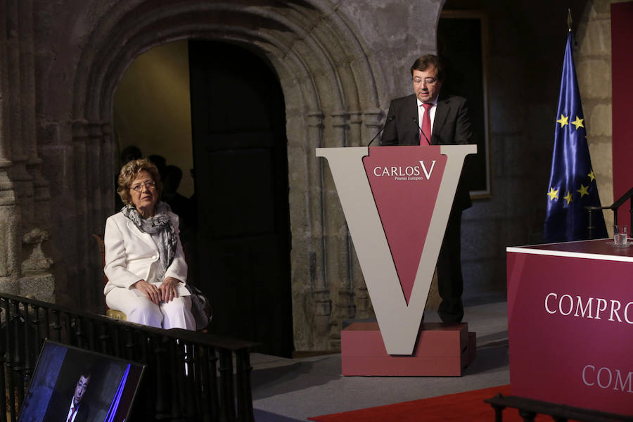 Guillermo Fernández Vara, durante el discurso que ha pronunciado al inicio de la entrega del premio