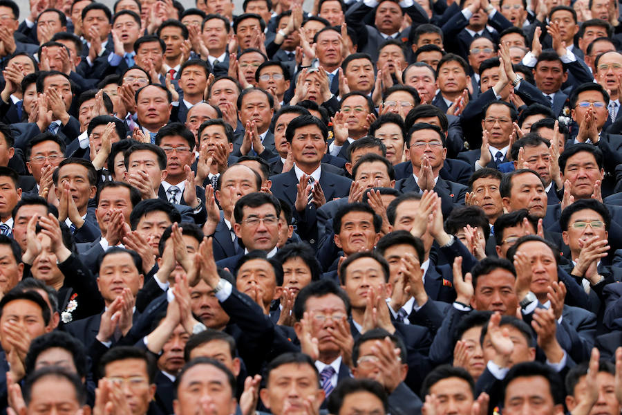 Clausura del Congreso del Partido de los Trabajadores de Corea del Norte, en imágenes. Altos funcionarios del Partido de los Trabajadores norcoreano asisten al desfile