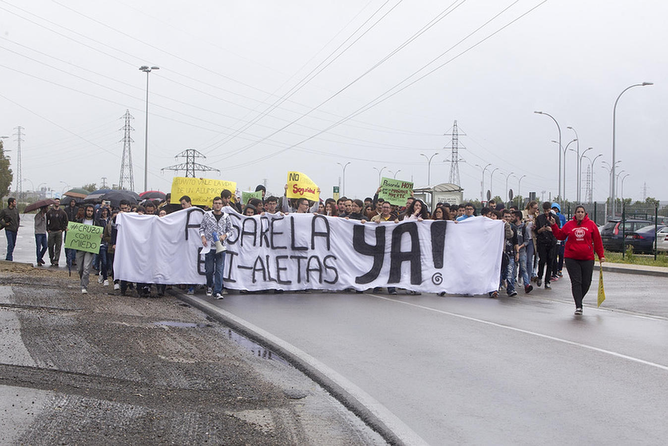 Manifestación de los alumnos de la ESI por uno acceso mejor al campus de Puerto Real