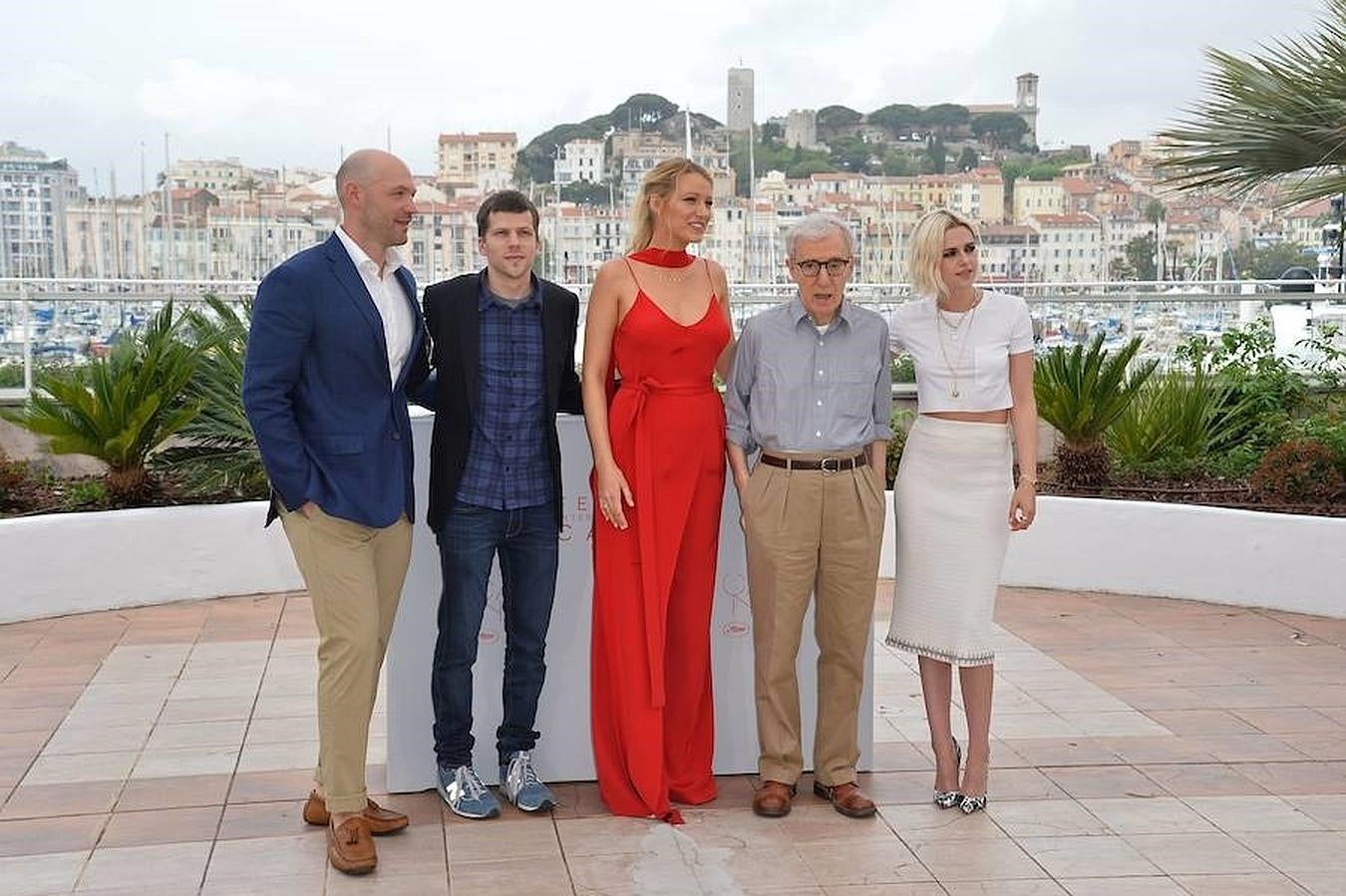 Los actores de la última película de Woody Allen: Corey Stoll, Jesse Eisenberg, Blake Lively y Kristen Stewart. 