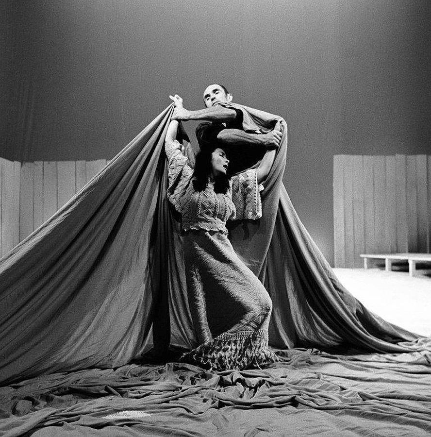 «Fedra». Al finalizar la década de los setenta encabeza el montaje de la versión del mito de Fedra del catalán Salvador Espriu