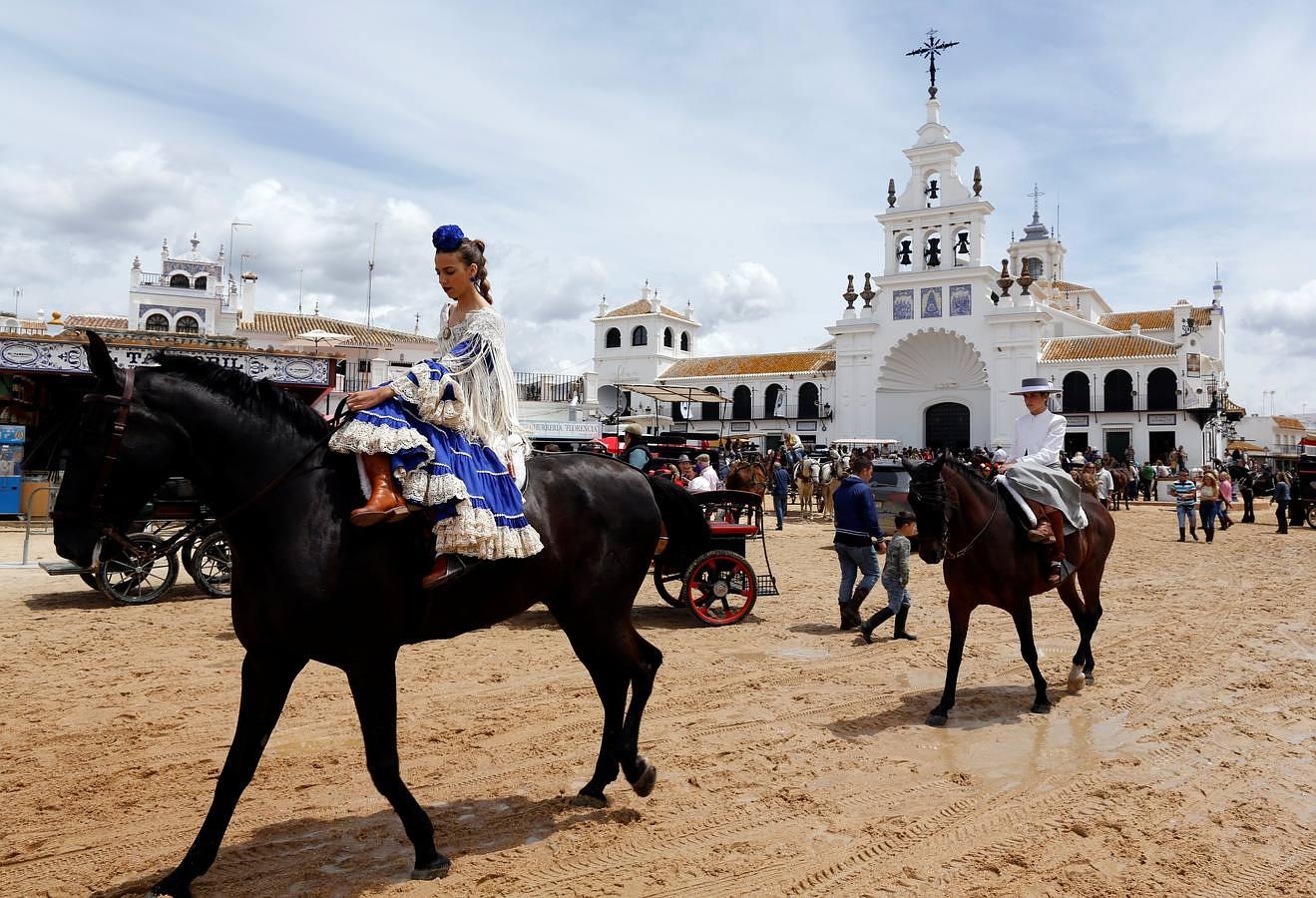 Los primeros peregrinos llegando al Rocío