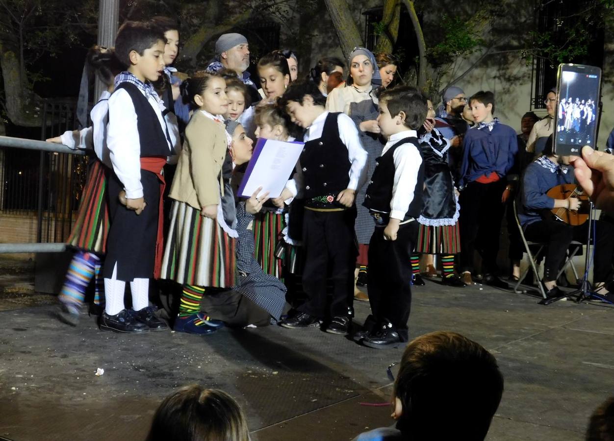 Los niños también participan en Daimiel. 