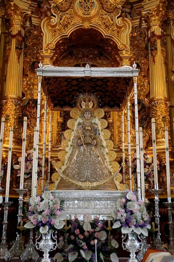 Las horas previas a la salida de la Virgen del Rocío