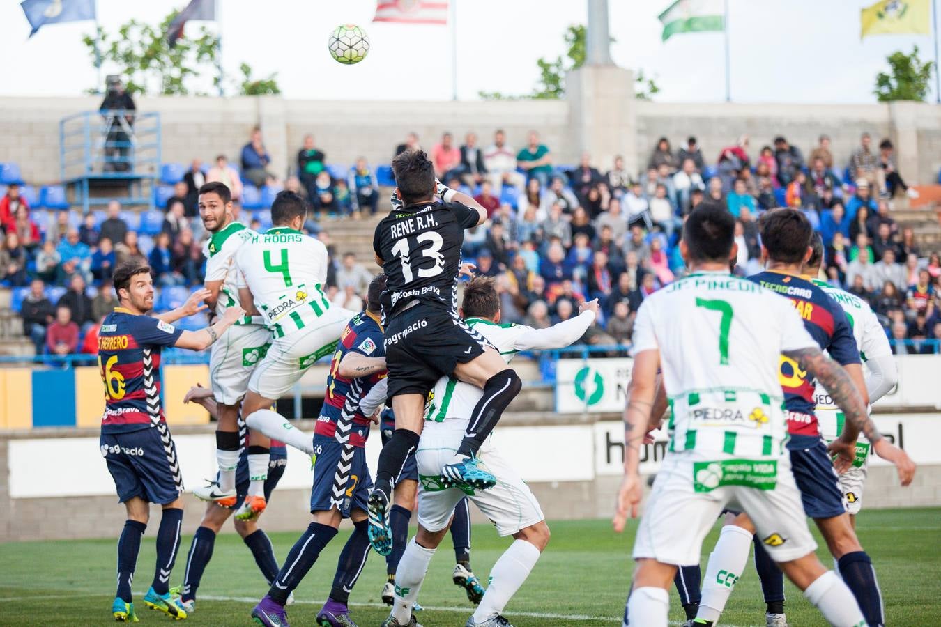 Derrota blanquiverde en Cataluña. 