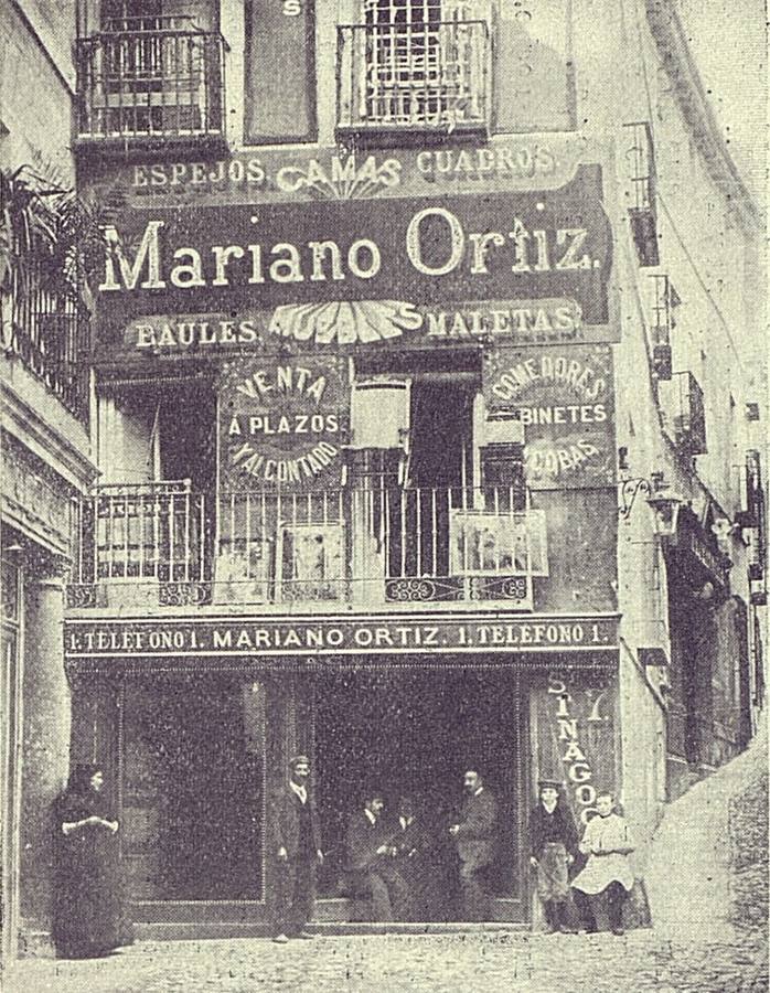 Bazar de Ortiz en la calle de la Sinagoga antes de 1918, contiguo al primitivo cine Moderno