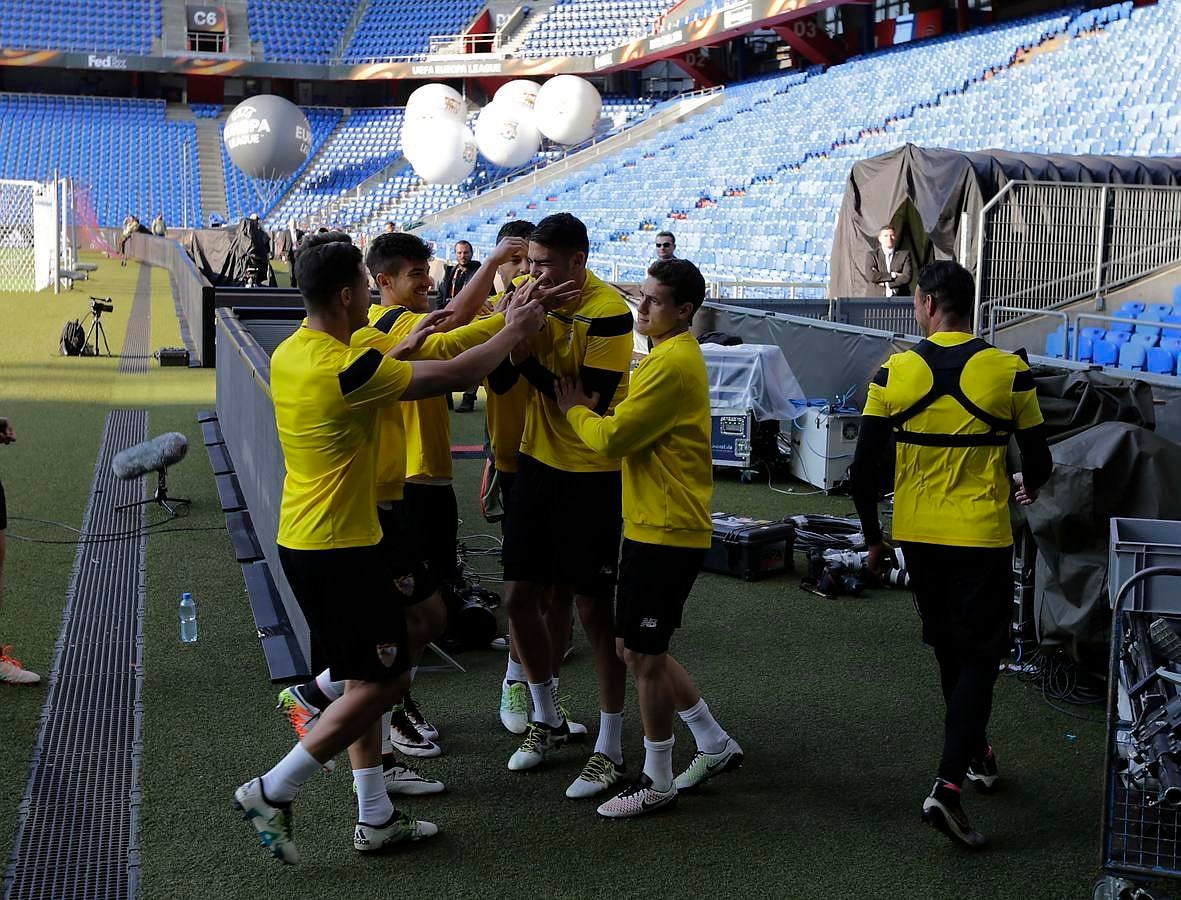 El Sevilla ya se entrena en el escenario de la final