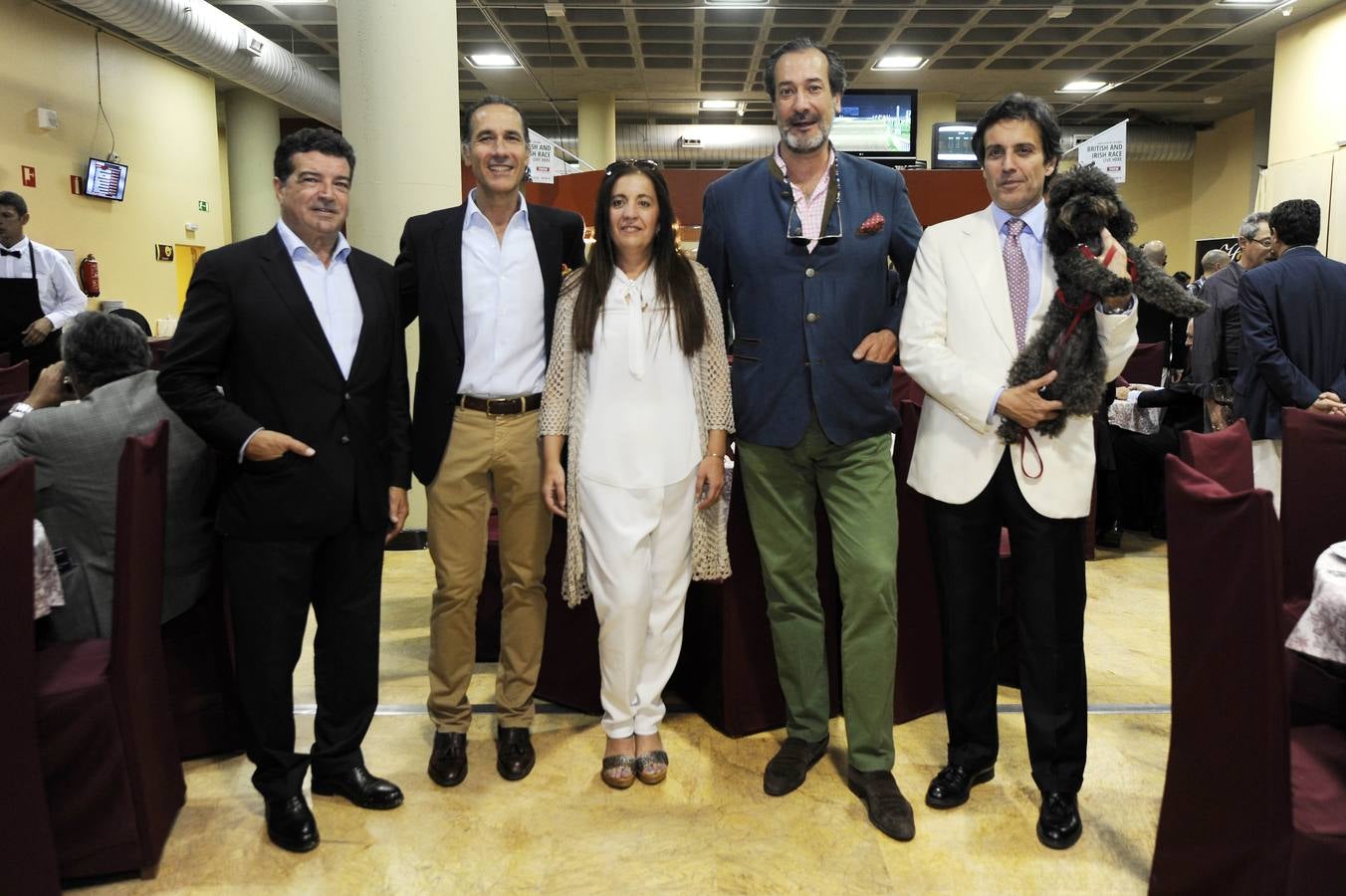 Fernando Franco, cónsul de Estonia; Borja del Cuvillo, director general de Events&amp;Co; Ana Conde, delegada de Urbanismo e Industria del Ayuntamiento de Dos Hermanas; Ignacio de Marichalar; José Antonio Ruiz-Berdejo Sigurtà, cónsul de Bélgica, y su perra Lady Baltimore