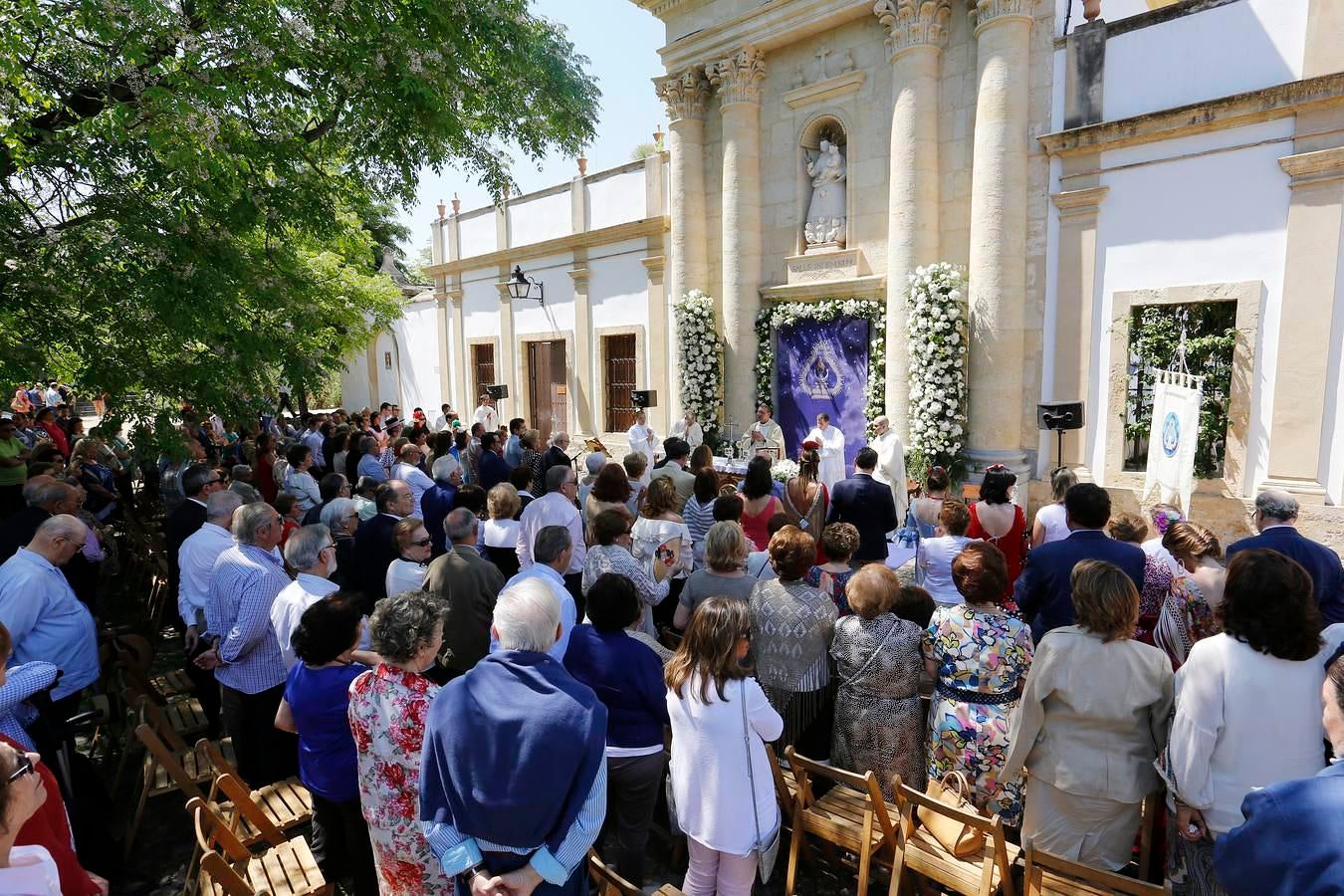 A la Feria de la Salud, a caballo