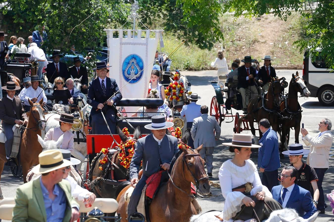 A la Feria de la Salud, a caballo