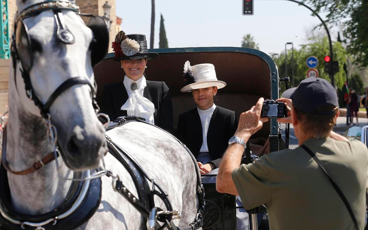 A la Feria de la Salud, a caballo