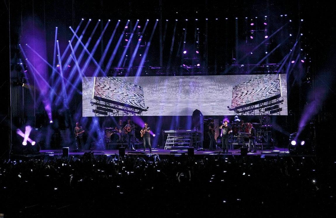 Estopa hizo vibrar a Sevilla al ritmo de rumba