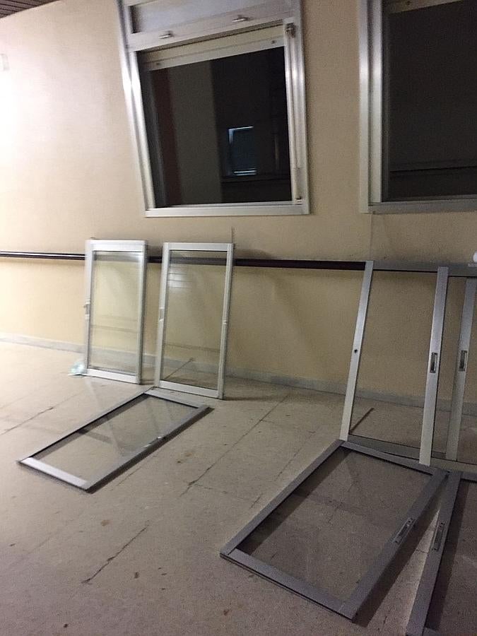 Así ha quedado la planta del Hospital de Jerez afectada por el incendio