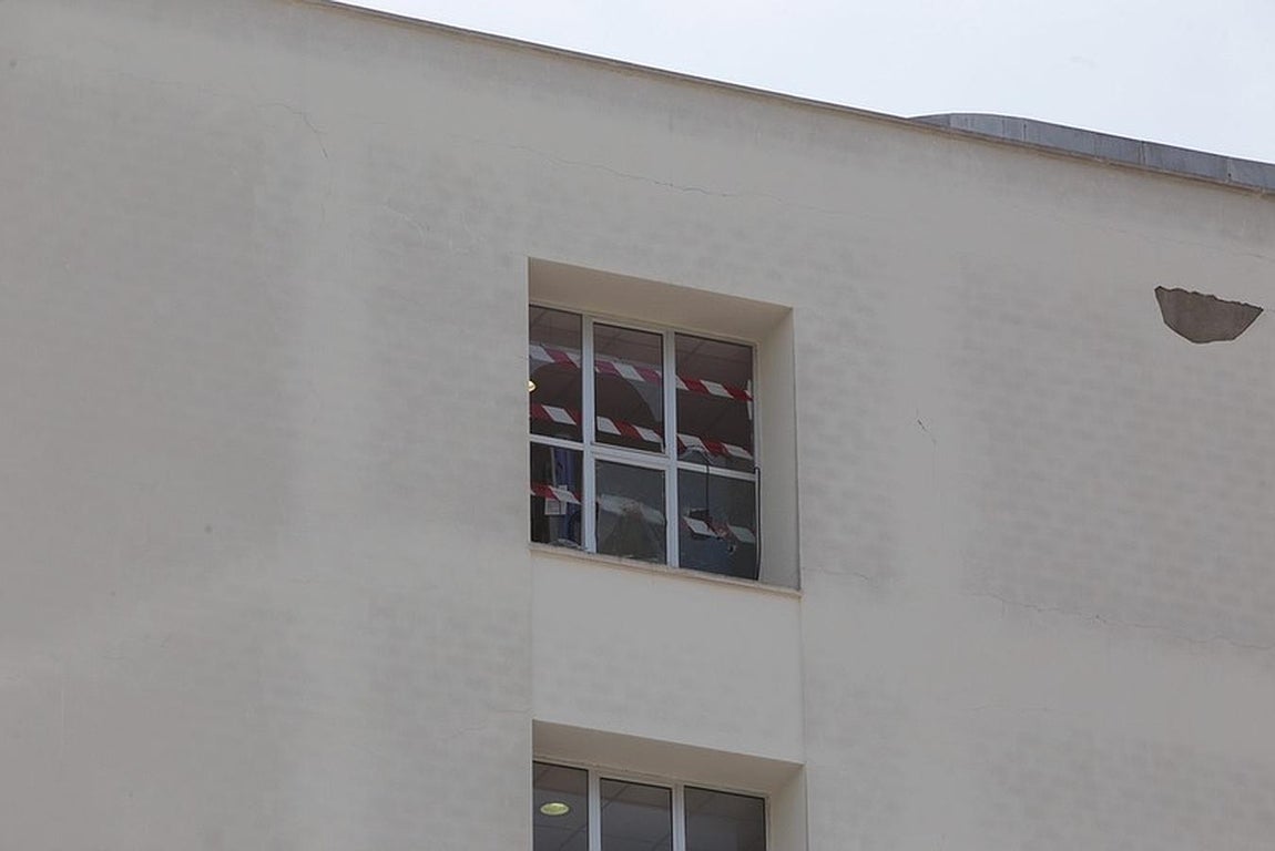 Así ha quedado la planta del Hospital de Jerez afectada por el incendio