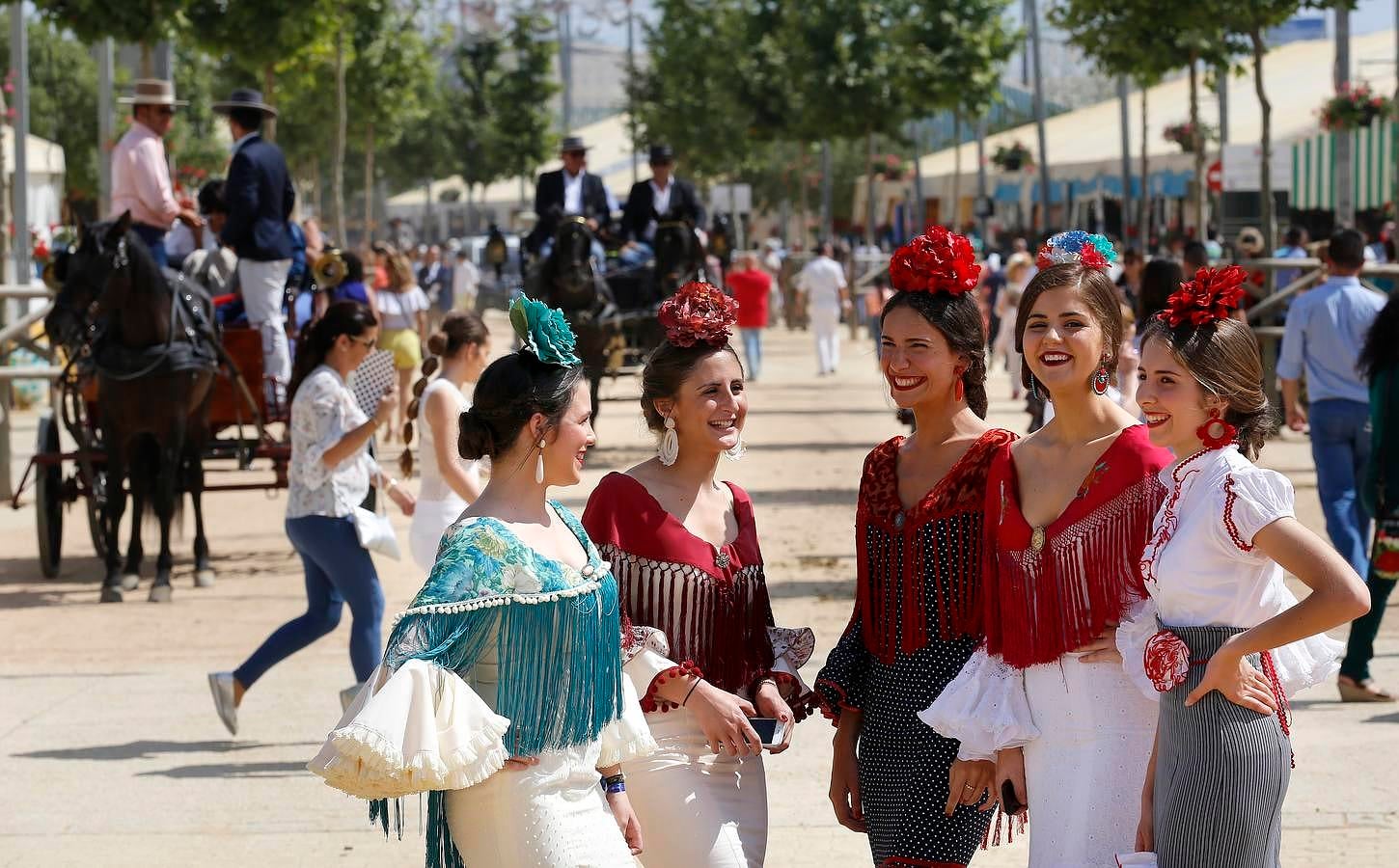 En imágenes, un jueves de Feria de sonrisas brillantes