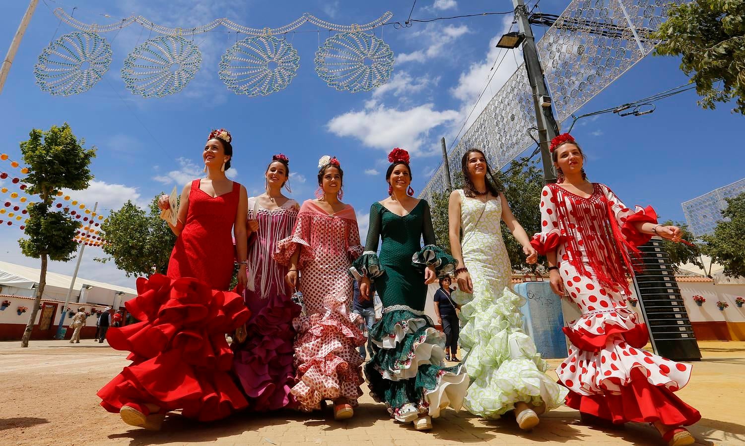 En imágenes, un jueves de Feria de sonrisas brillantes