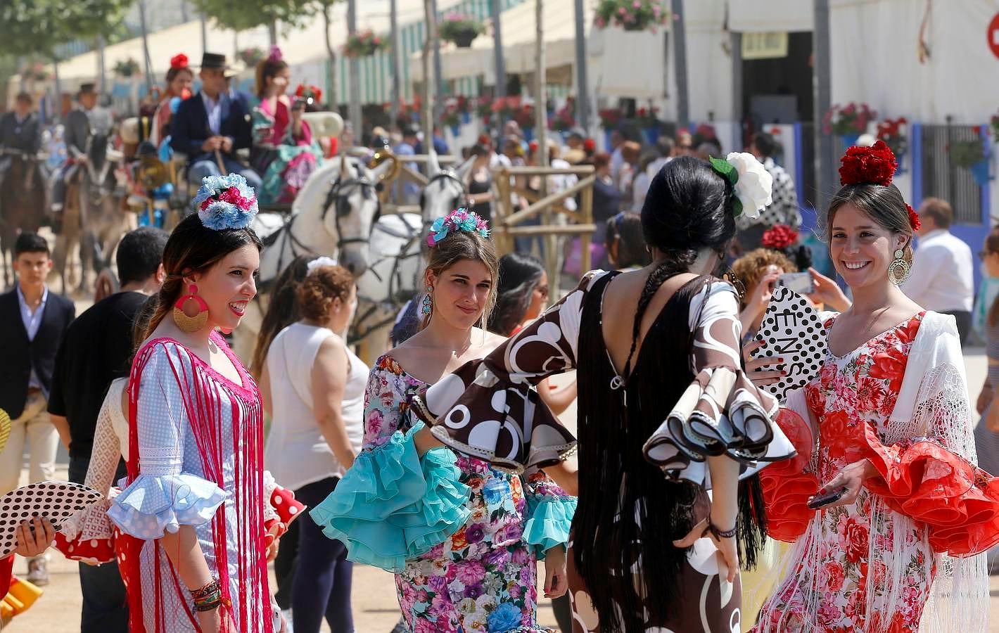 En imágenes, un jueves de Feria de sonrisas brillantes