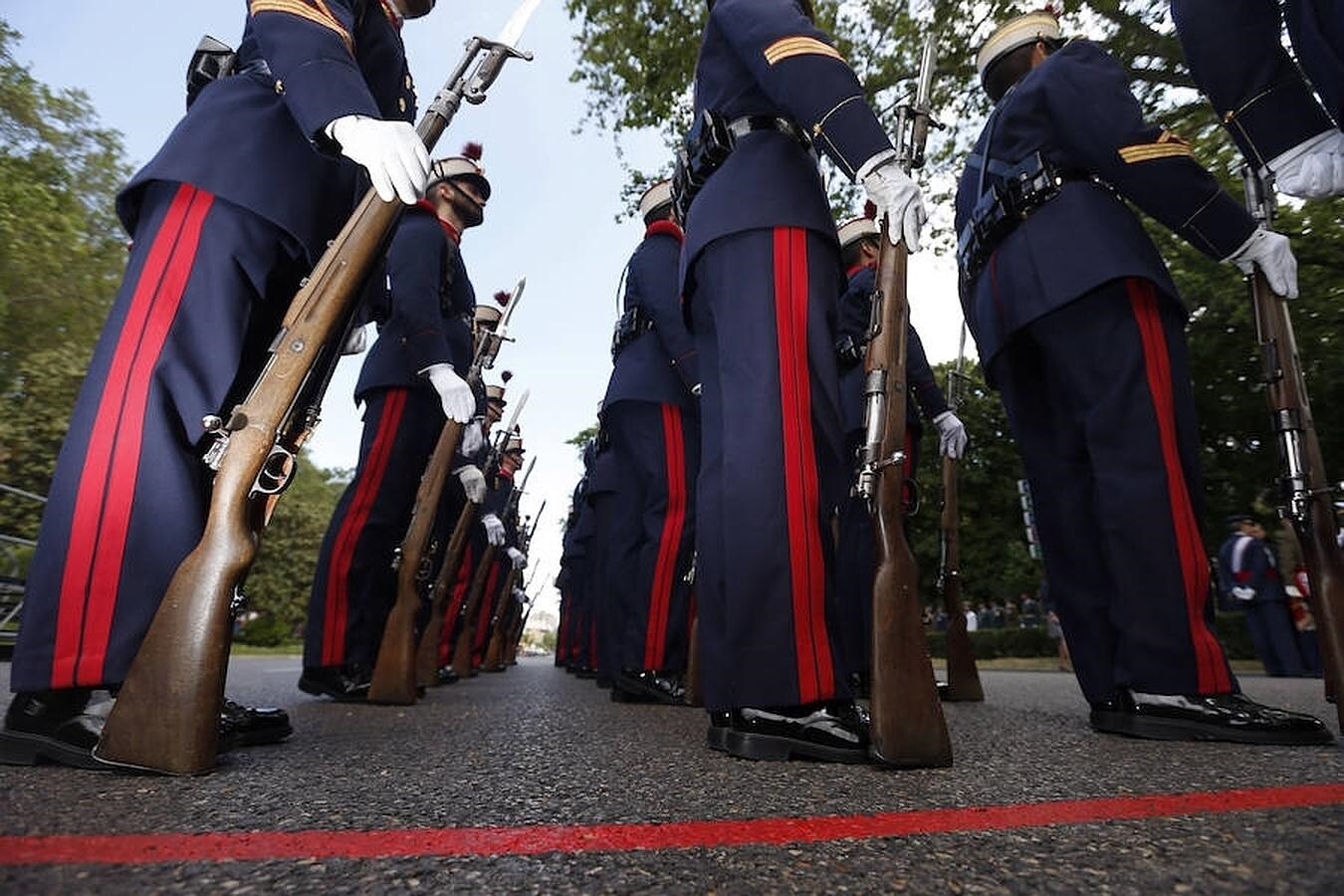 En el homenaje a los caídos, han participado 600 militares. Entre ellos, miembros de la Guardia Real