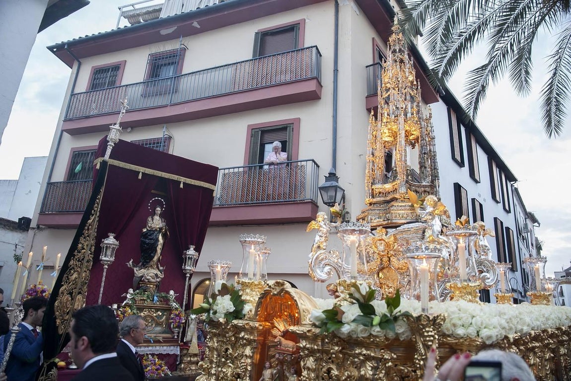 La procesión del Corpus Christi recorre las calles de Córdoba