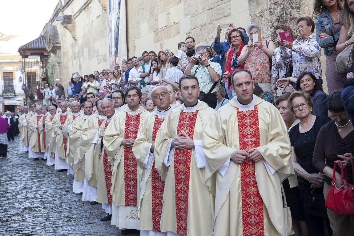 La procesión del Corpus Christi recorre las calles de Córdoba