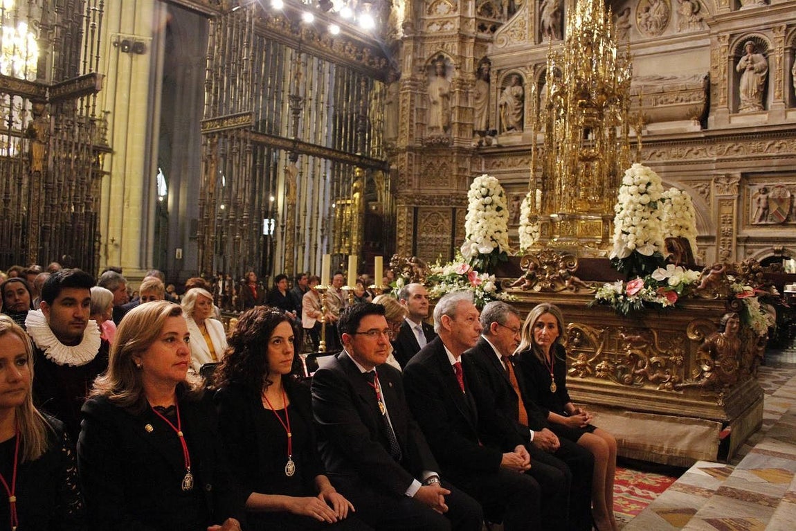 La Corporación de Toledo durante la misa del Corpus. 