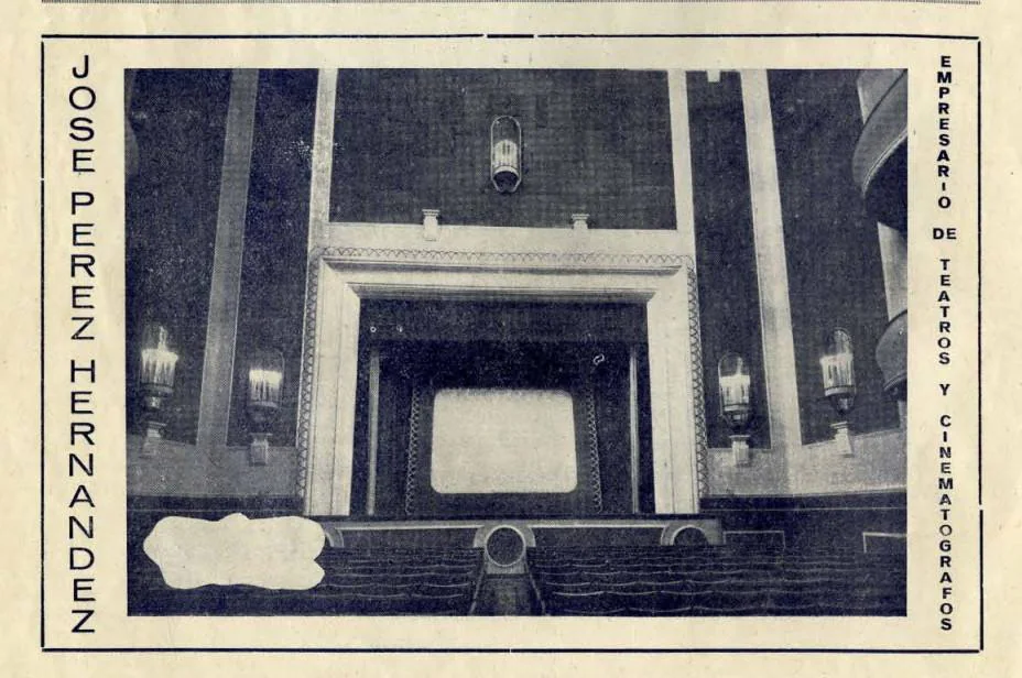 Aspecto de la pantalla y el escenario del Cine Moderno en un anuncio de 1954. Colección particular