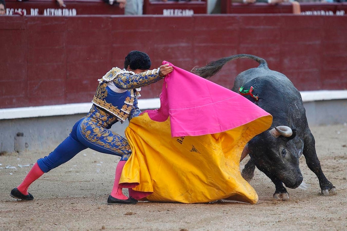 Así fue la lidia de Rafaelillo que emocionó a Madrid