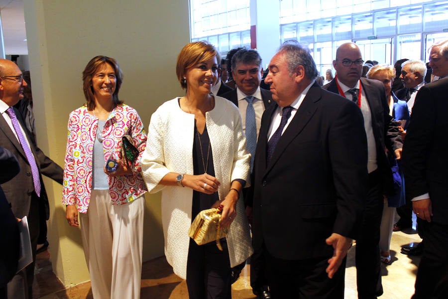 Cospedal, a su llegada al acto con Vicente Tirado. 