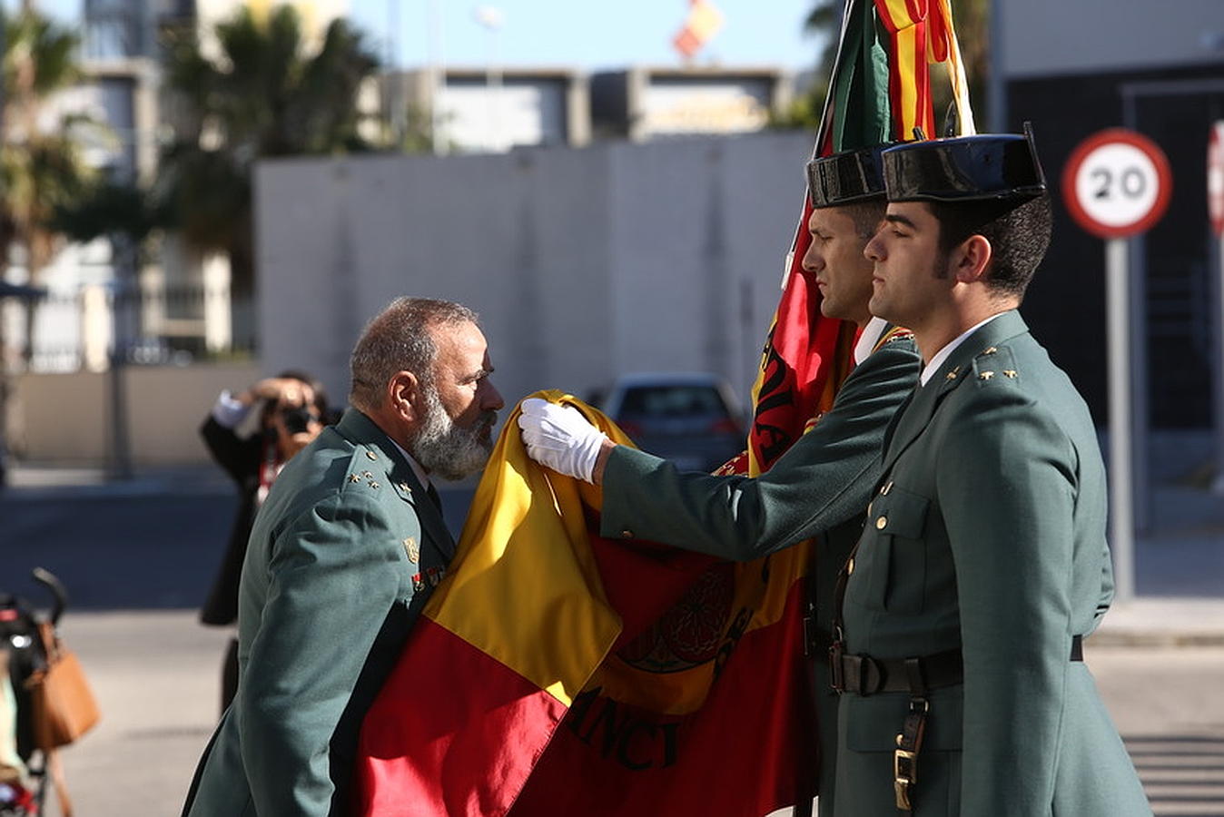 Las imágenes del acto en Cádiz del 172 aniversario de la fundación de la Guardia Civil