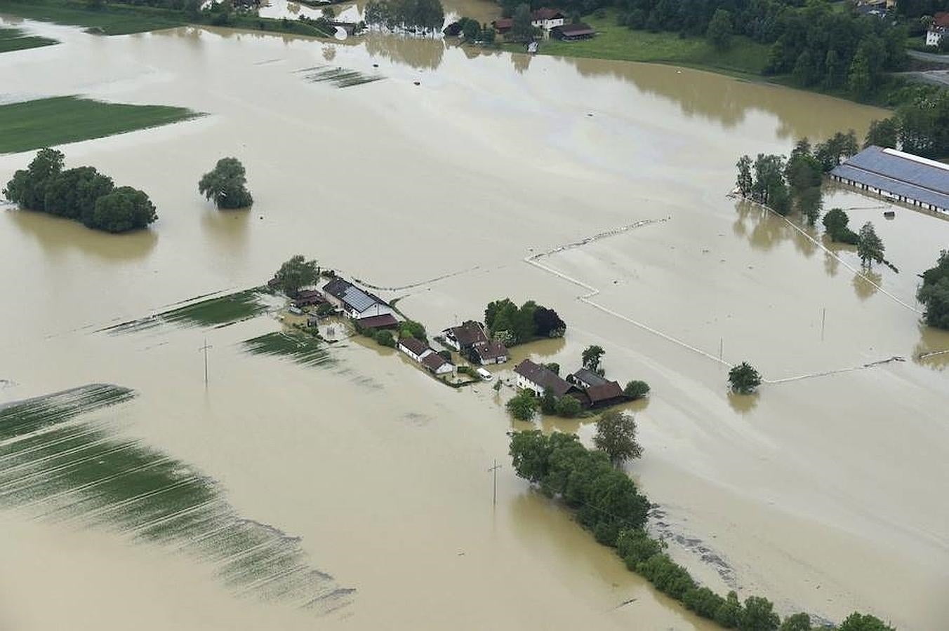 Vista aérea de las inundaciones causadas por las fuertes lluvias en la localidad de Simbach. 